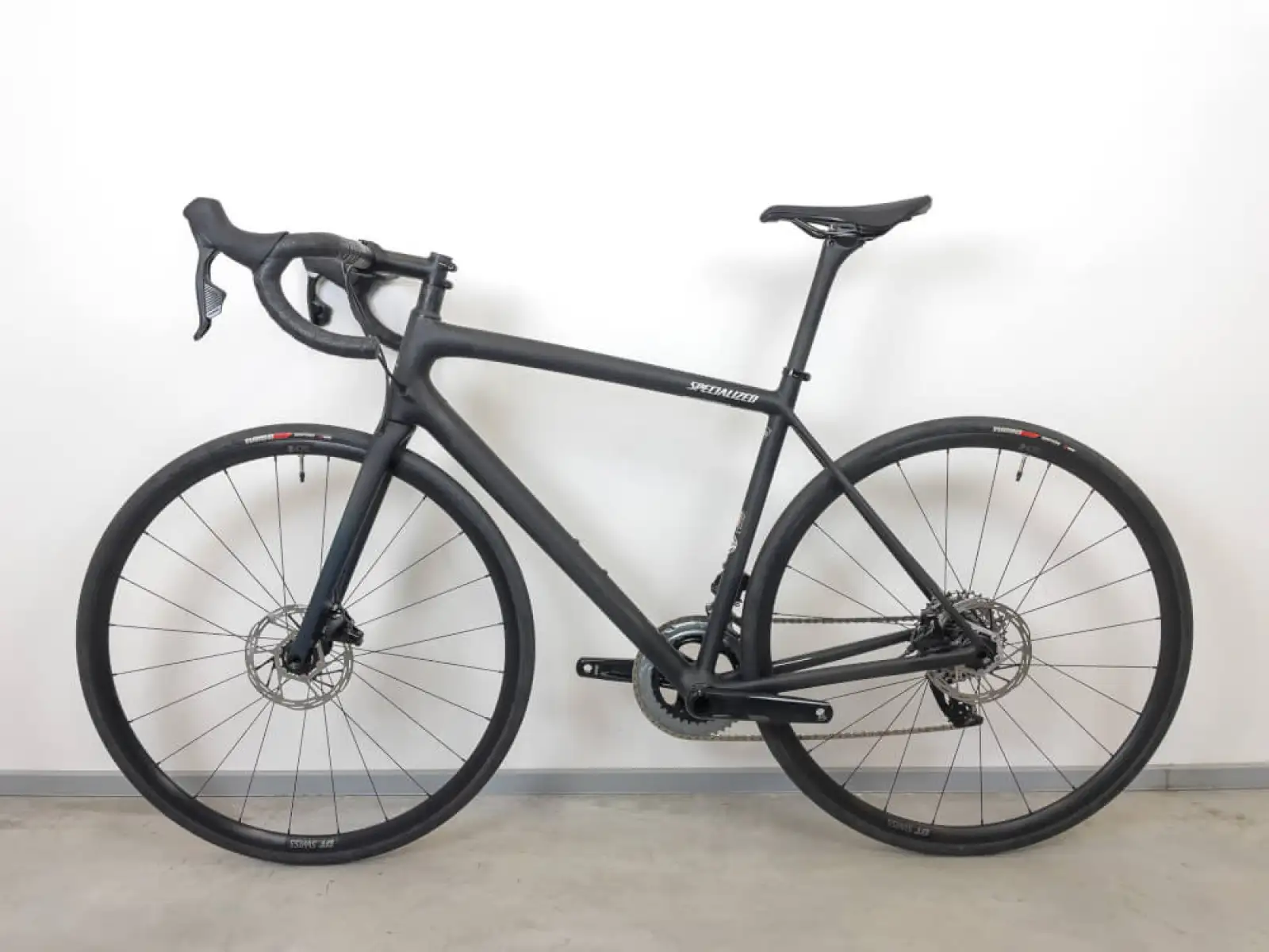 Specialized Aethos Comp Rival eTap AXS Satin Carbon silniční kolo