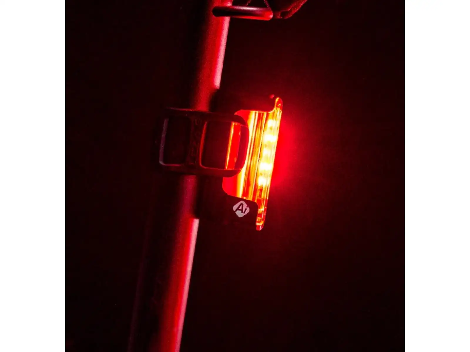Lezyne Strip Pro Ai Allert 400+ zadní světlo