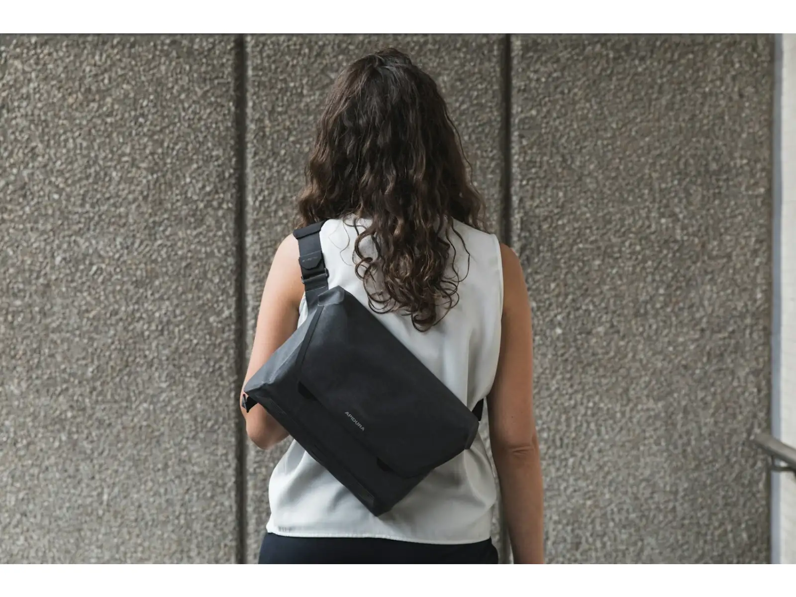 Apidura City Messenger  batoh 11"