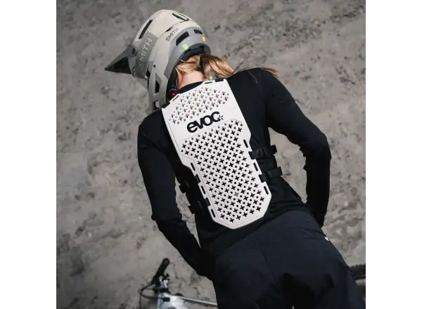 Evoc Torso Protector chránič hrudníku a páteře White