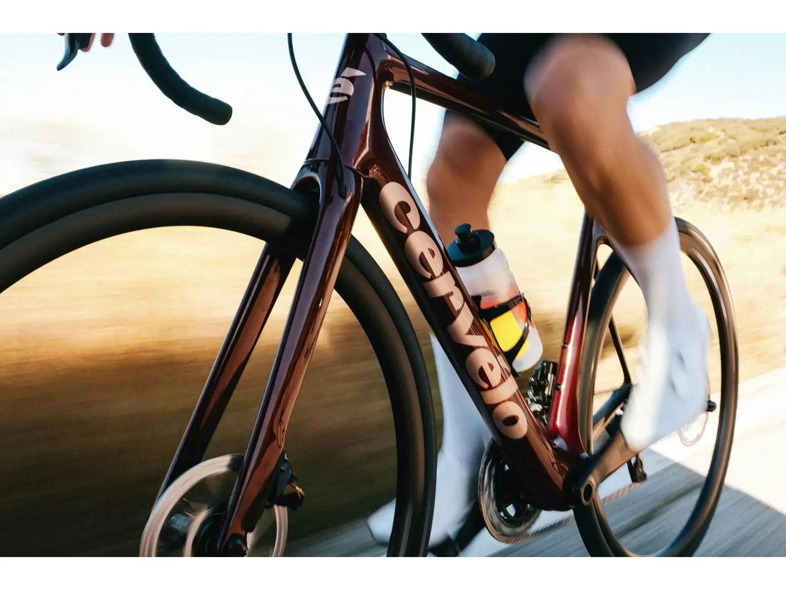 Cervélo Caledonia 105 Di2 silniční kolo Carmine