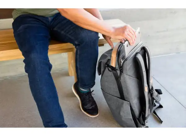 Peak Design Everyday Backpack 30 l batoh Charcoal