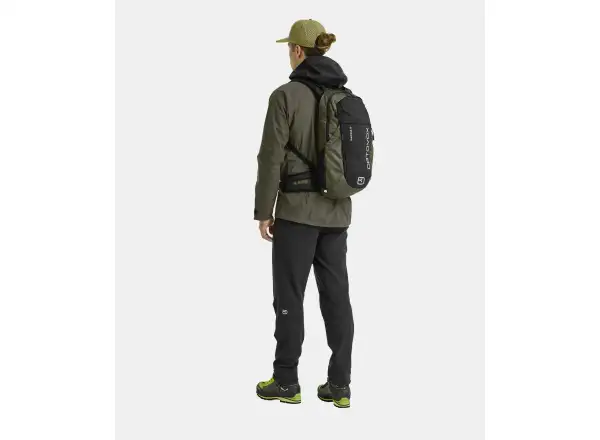 Ortovox Traverse 20 horolezecký batoh 20 l Black Raven