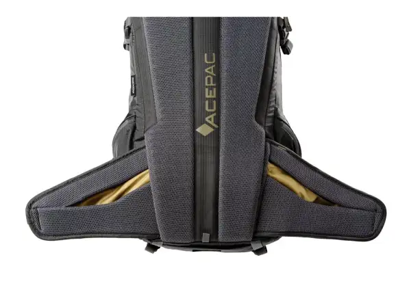 Acepac Flite 15 MKIII cyklistický batoh Black