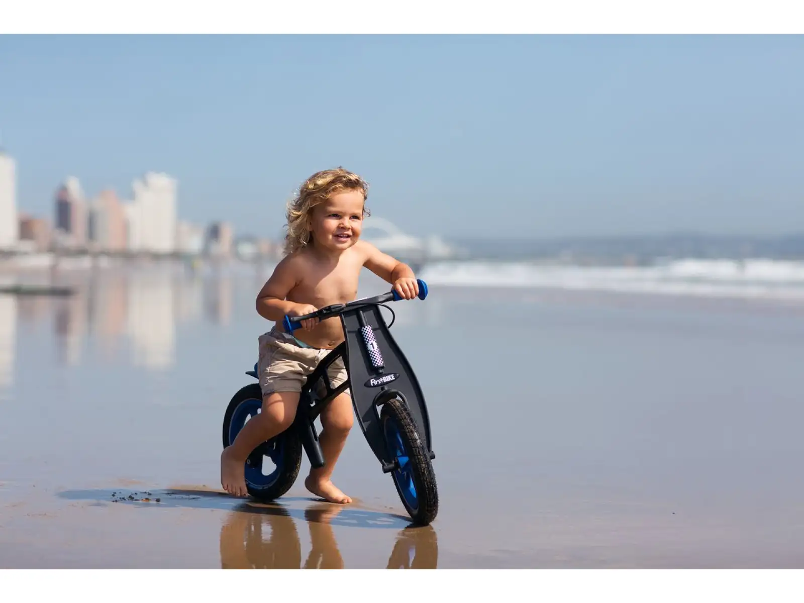 First Bike Limited Edition dětské odrážedlo Blue