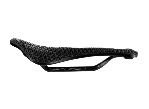 Selle San Marco ShortFit 2.0 3D Open-Fit Carbon FX Wide sedlo černá