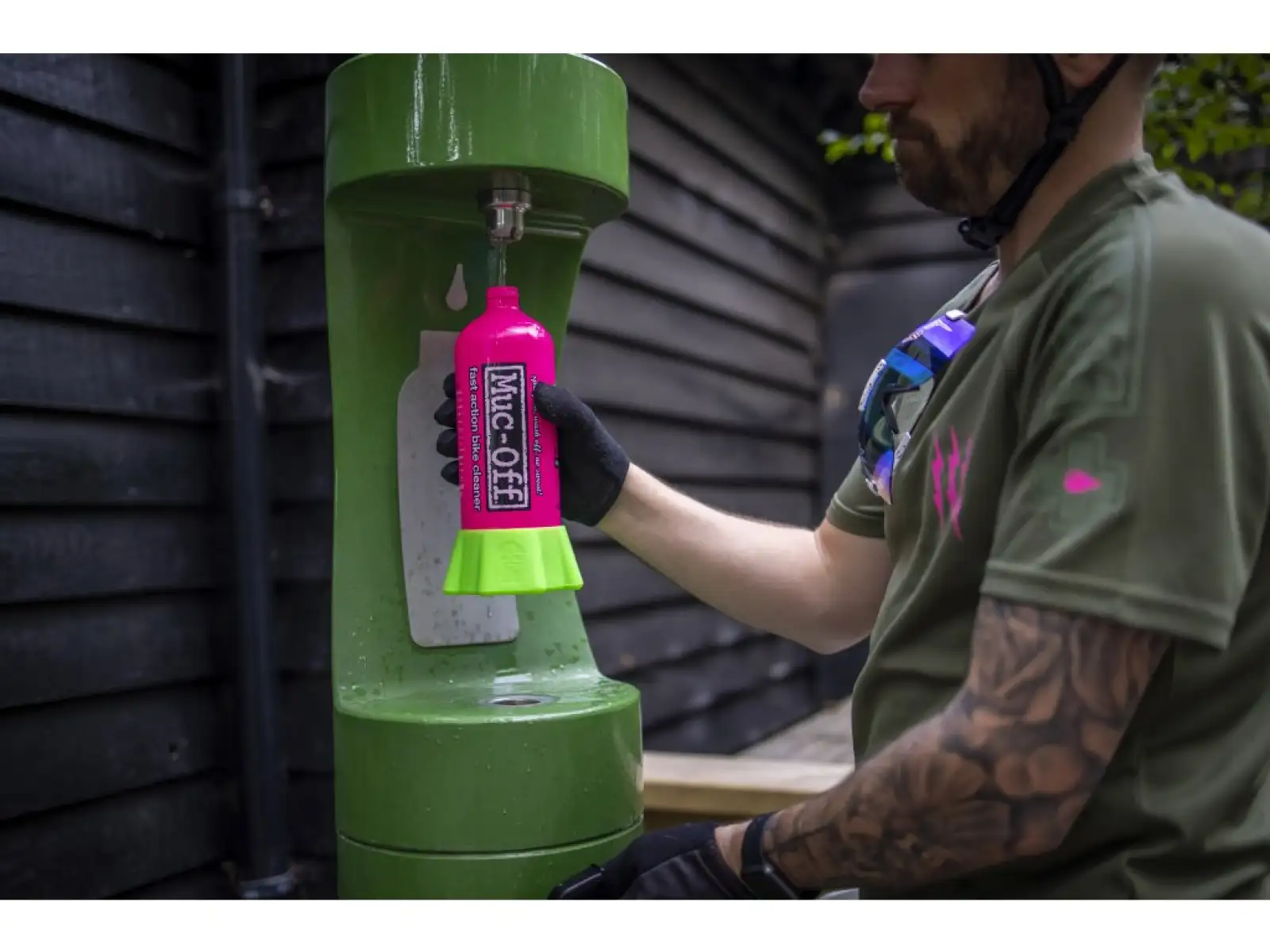 Muc Off Bottle for Life + Punk Powder sada láhve a prášku na čištění kol