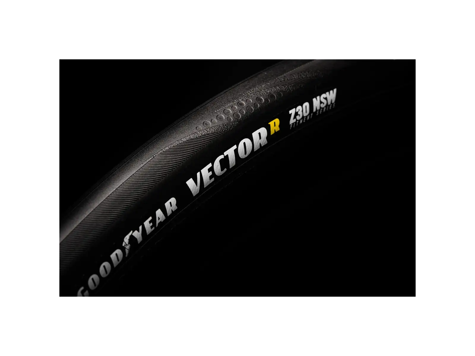 Goodyear Vector R Z30 NSW Tubeless silniční plášť 30-622 Black