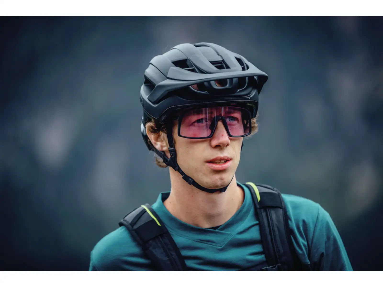 Abus Cliffhanger MTB přilba Shiny White