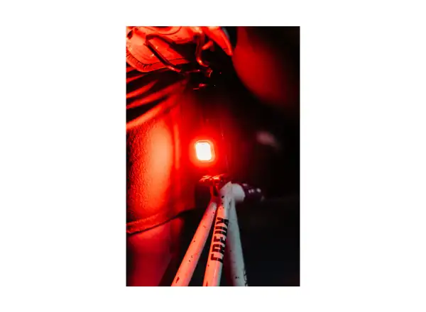 Knog Blinder Mini zadní blikačka Love