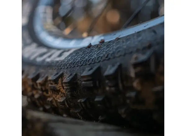 Goodyear Escape Ultimate Tubeless Complete 27,5x2,60" MTB plášť kevlar Tan