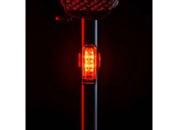Lezyne Strip Pro Ai Allert 400+ zadní světlo