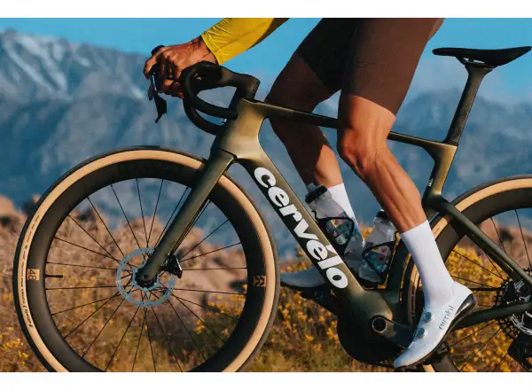 Cervélo Aspero-5 SRAM Force AXS 1 Five Black gravel kolo