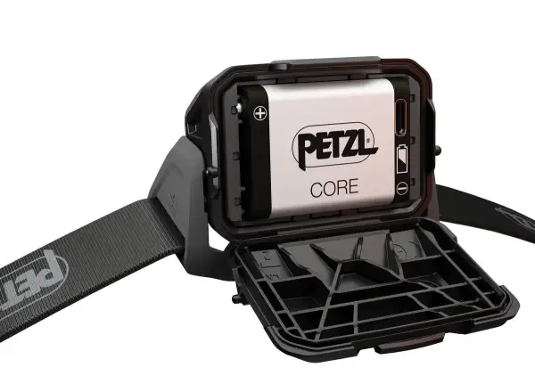 Petzl Aria 1R RGB čelovka černá