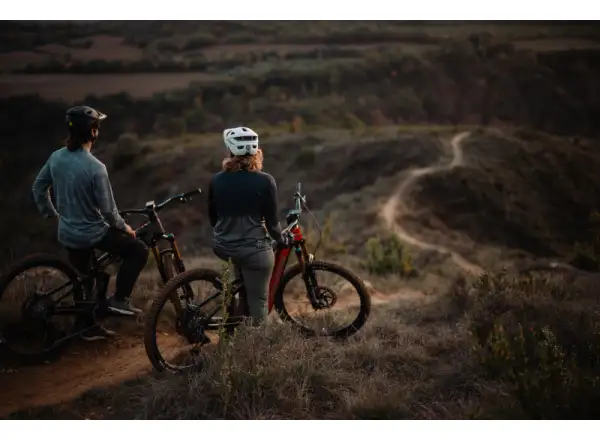Cannondale Moterra Carbon 2 celoodpružené elektrokolo Jade (JDE)