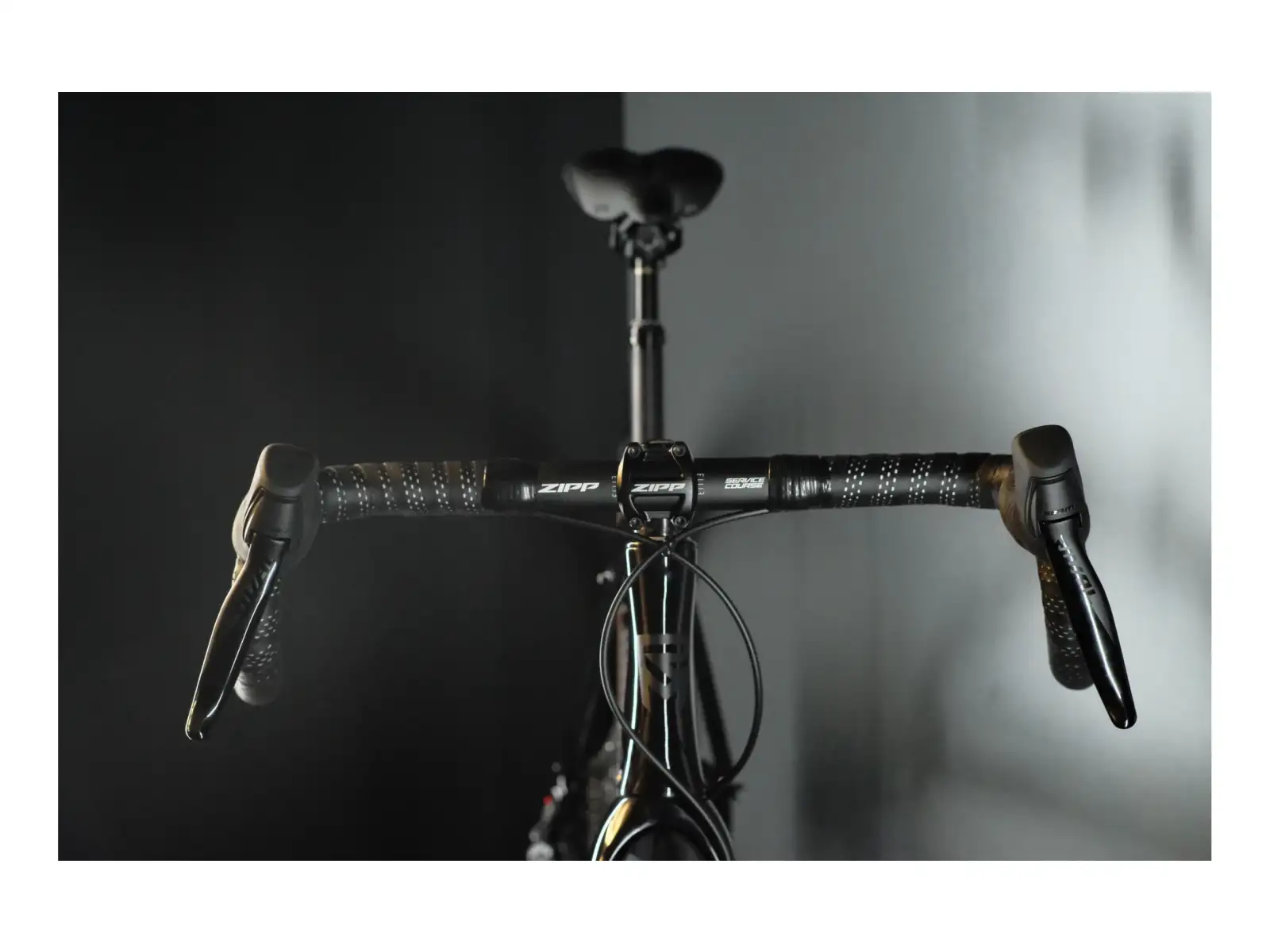 Rock Machine Gravelride CRB 900 AXS gravel kolo Stealth Black VZOREK