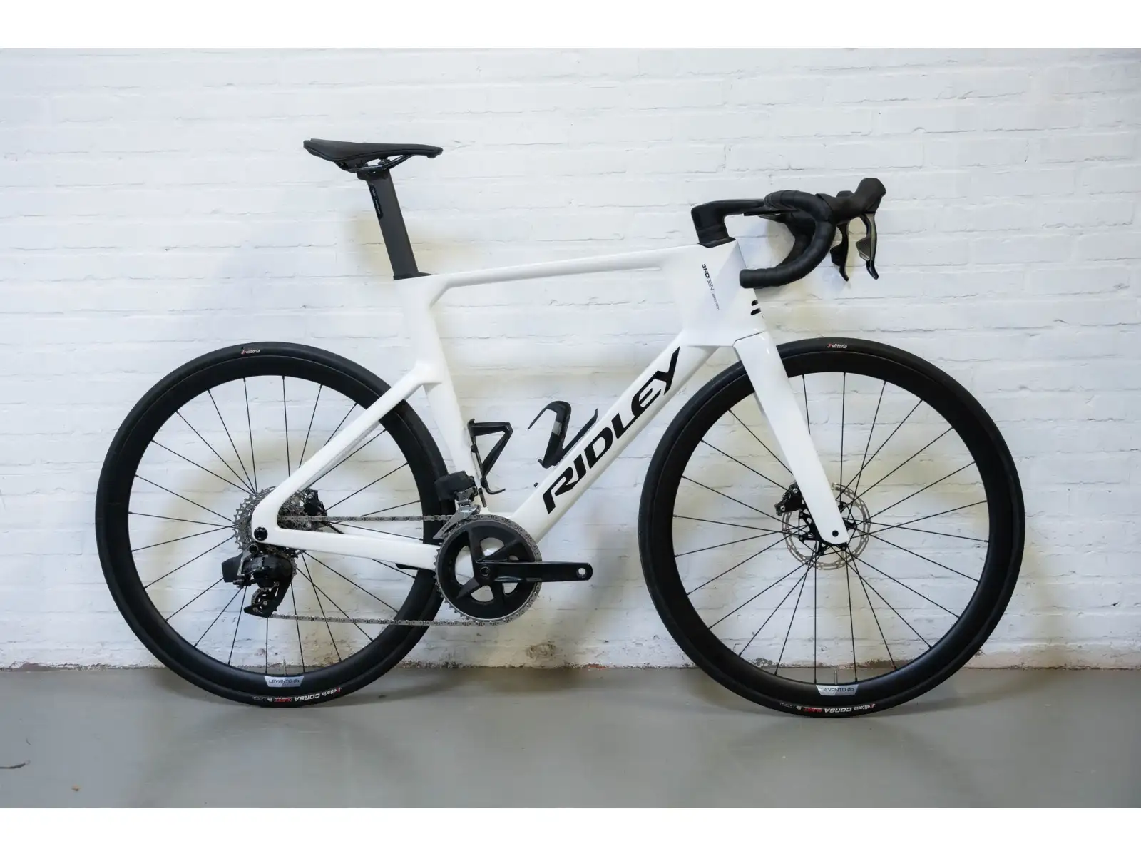 Ridley NOAH 3.0 Ultegra Di2 silniční kolo Pearl White/Black