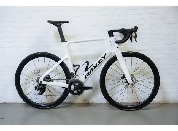 Ridley NOAH 3.0 Ultegra Di2 silniční kolo Pearl White/Black