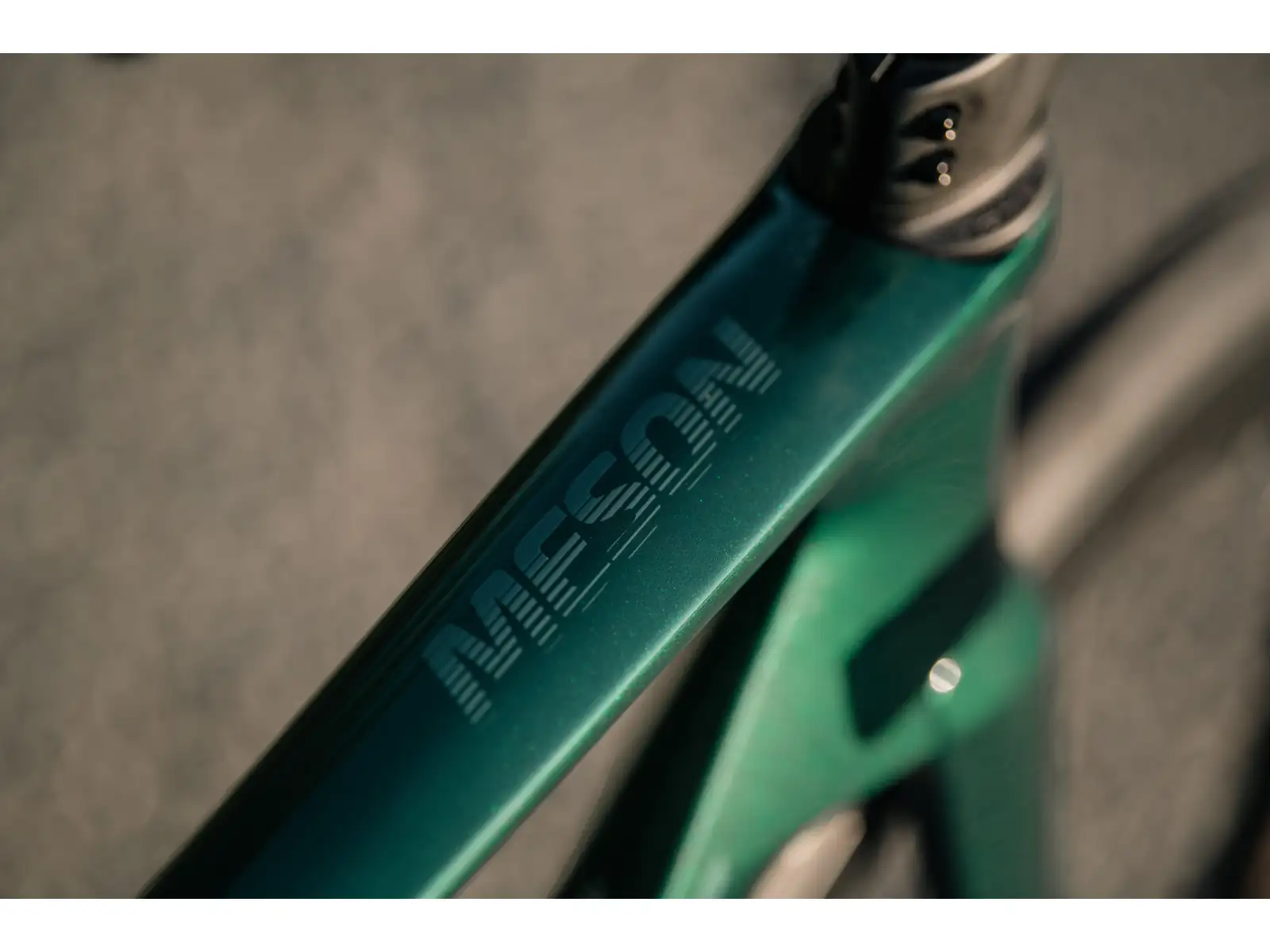 Isaac Meson Ultegra Di2 silniční kolo Jade Green
