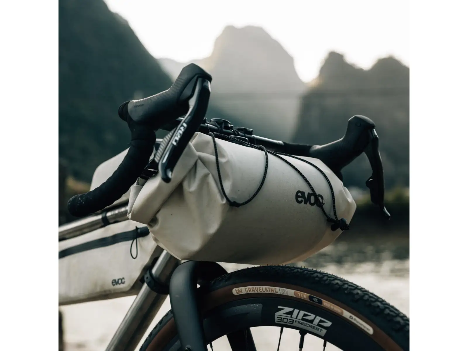 Evoc Handlebar Pack BOA WP 9 brašna na řídítka Black