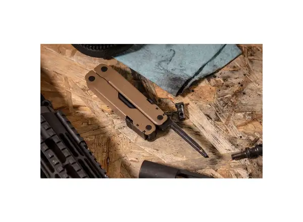 Leatherman Super Tool 300M multitool Coyote Tan
