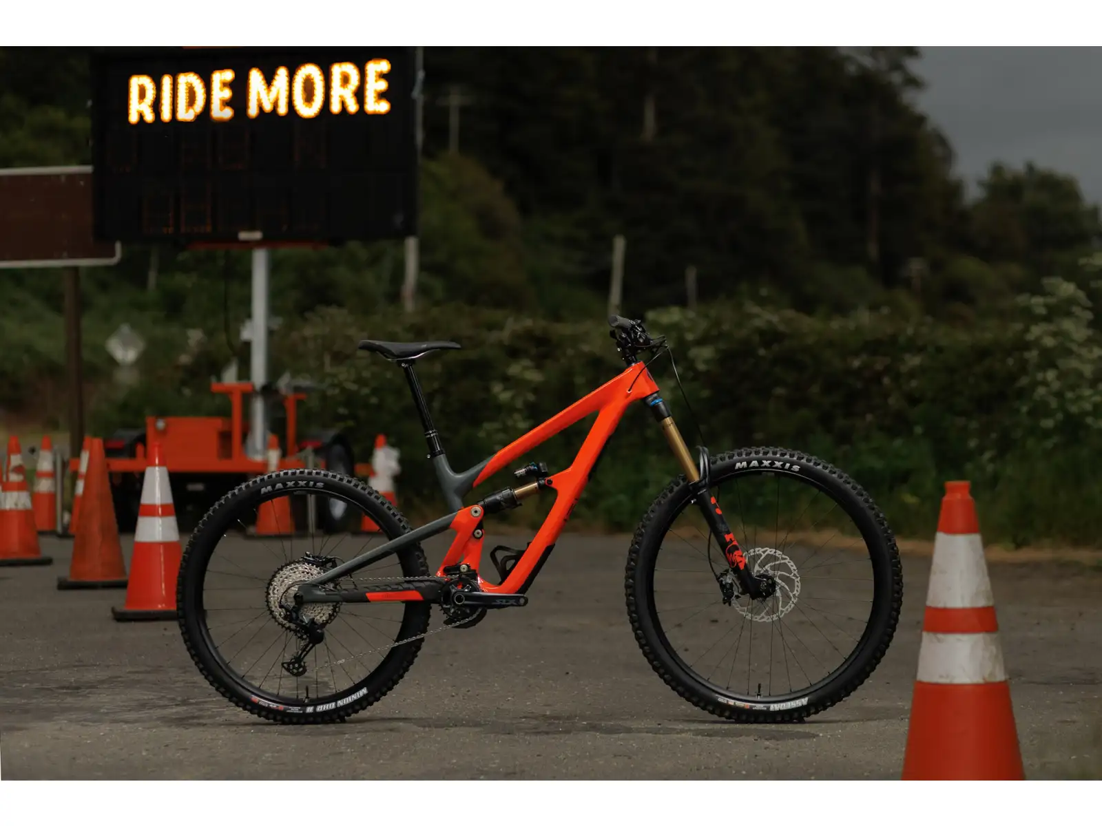 Ibis HD6 Eagle 90 horské celoodpružené kolo Orange