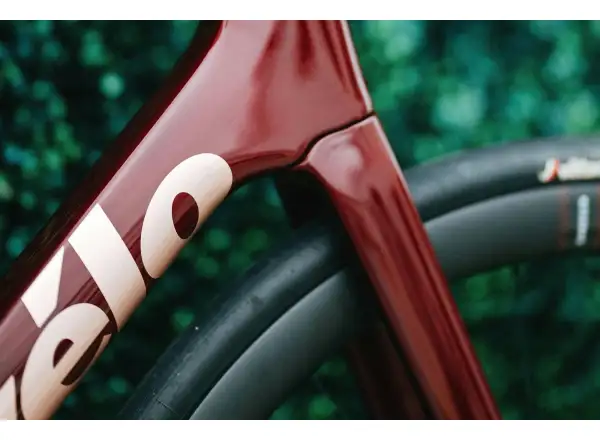 Cervélo Caledonia 5 Rival AXS silniční kolo Carmine