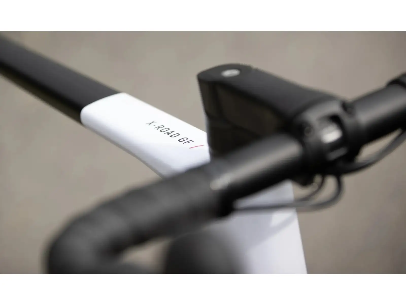 Superior X-Road 9.3 GF silniční kolo matte carbon / white