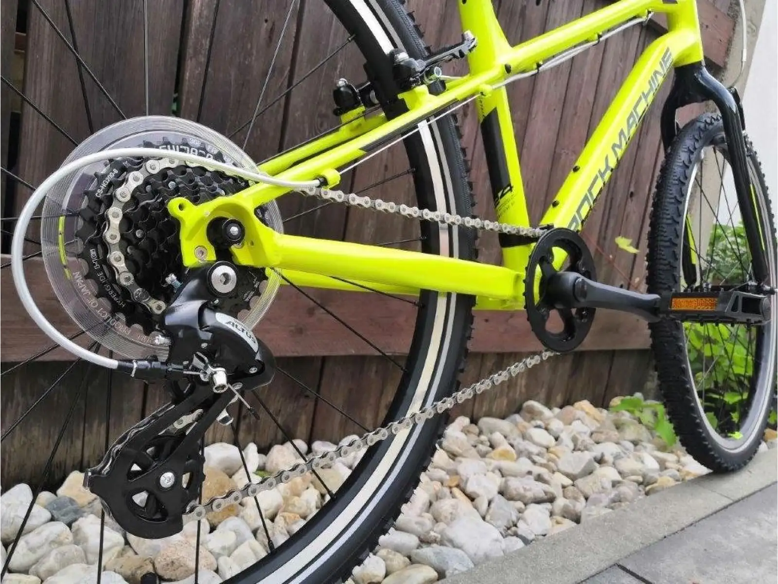 Rock Machine Thunder 24 Gloss Radioactive Yellow/Black/Dark Grey dětské kolo