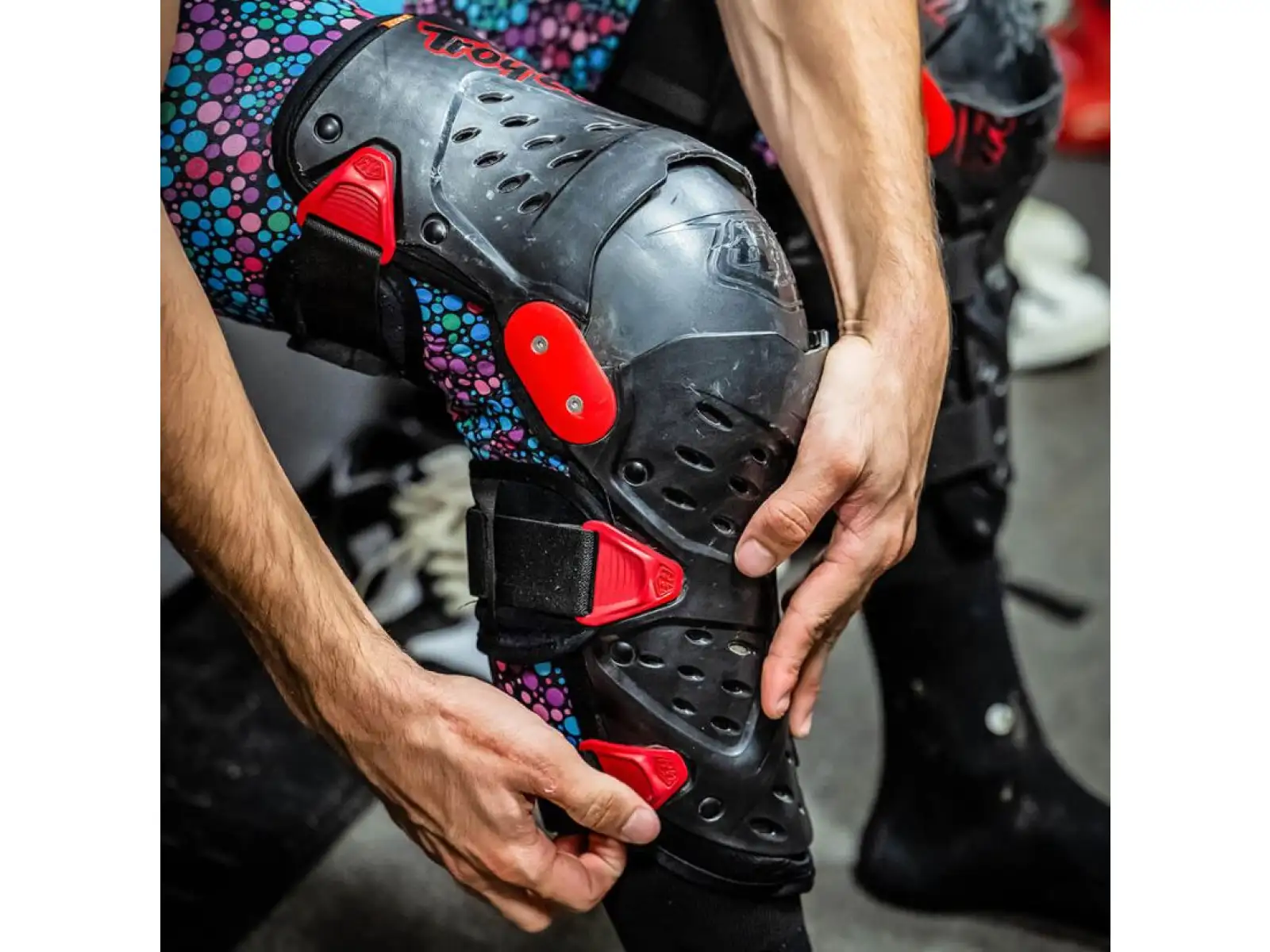 Troy Lee Designs Triad chrániče kolen black