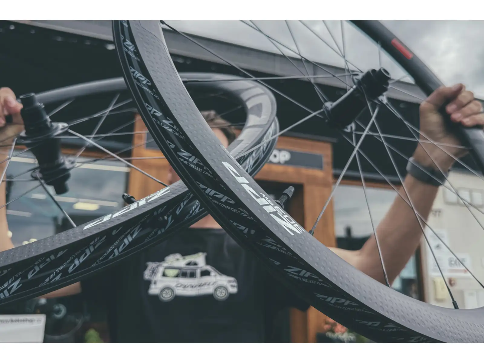 Zipp 303 SW Carbon Tubeless CenterLock A1 zadní zapletené kolo