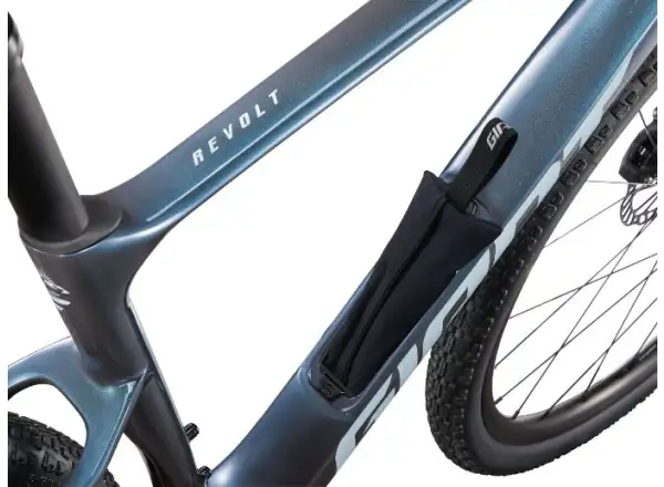 Giant Revolt Advanced 1 gravel kolo Ocean Twilight