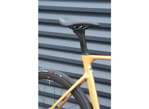 Cervélo Soloist Force eTap AXS silniční kolo gold dust