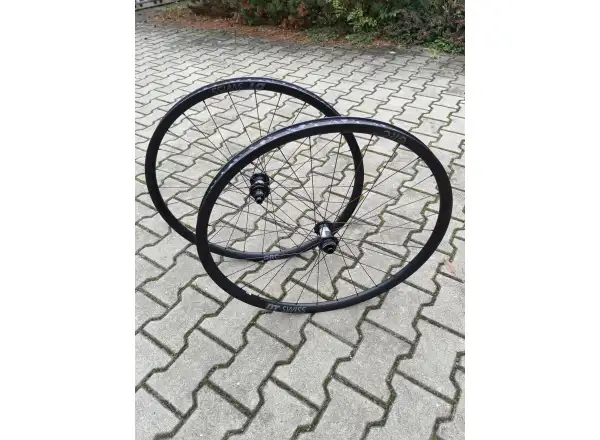 DT GRC LOG 25 Gravel Vypletená kola