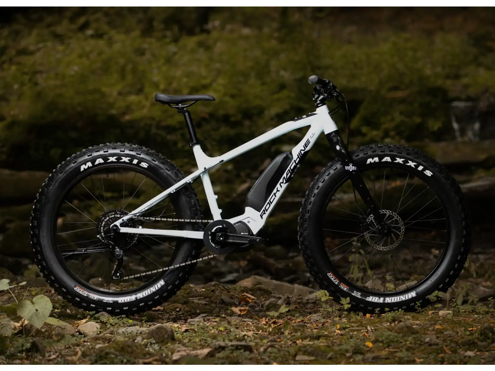 Rock Machine VYÖRY e50 S fatbike elektrokolo Gloss White/Black VZOREK
