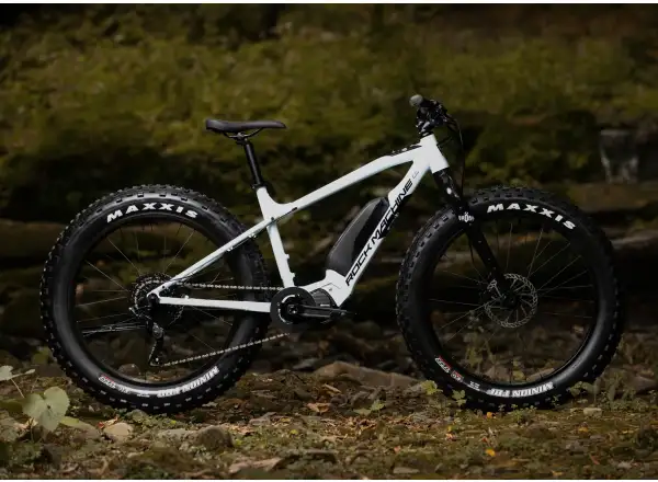 Rock Machine VYÖRY e50 S fatbike elektrokolo Gloss White/Black VZOREK