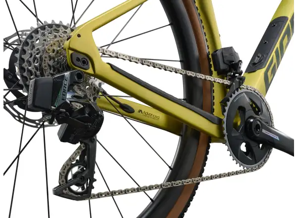 Giant Revolt Advanced Pro 0 gravel kolo Cyber Lime