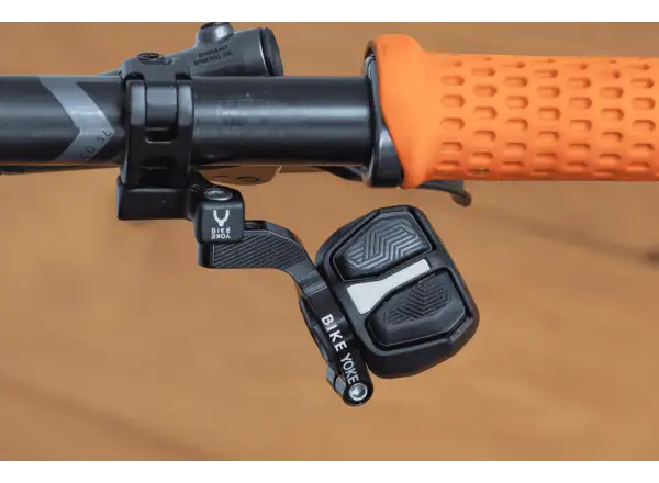 Bikeyoke Poddy adaptér Sram Pod T-pype levý