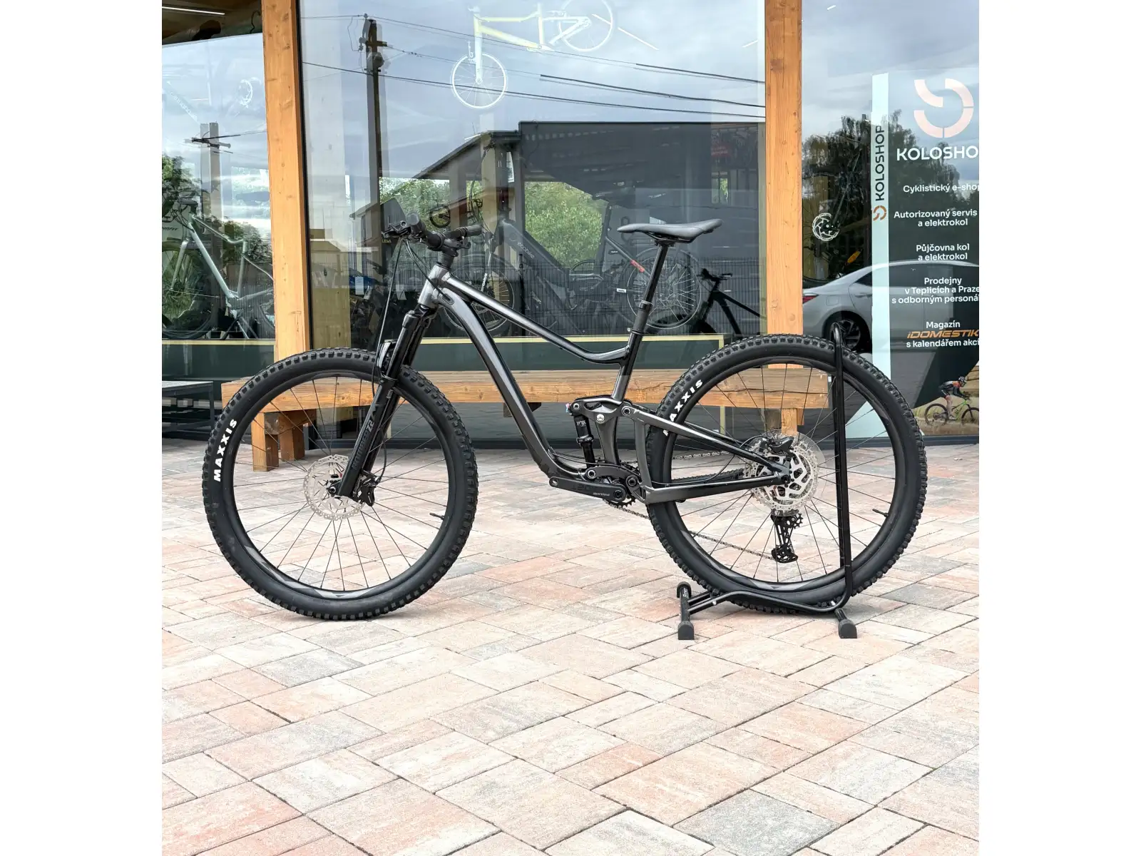Giant Trance Advanced 29" celoodpružené horské kolo vel.M BAZAR