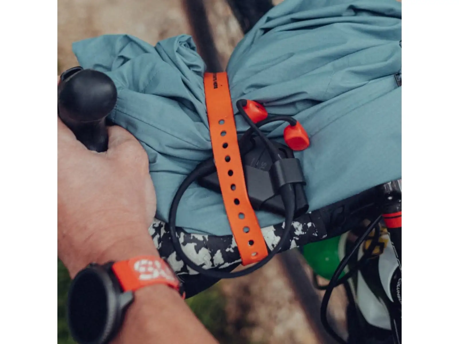 Suunto Wing sluchátka s nabíjecí stanicí Black