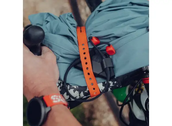 Suunto Wing sluchátka s nabíjecí stanicí Black
