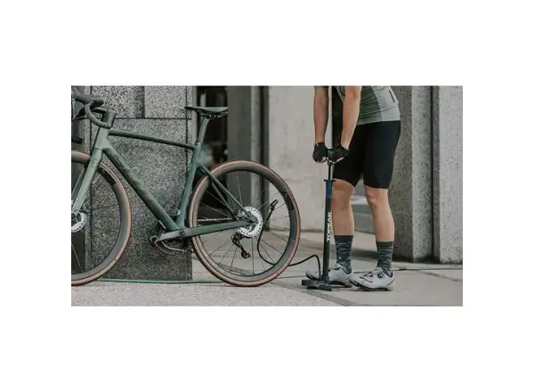 Topeak JoeBlow Roadie EX dílenská pumpa černá/modrá