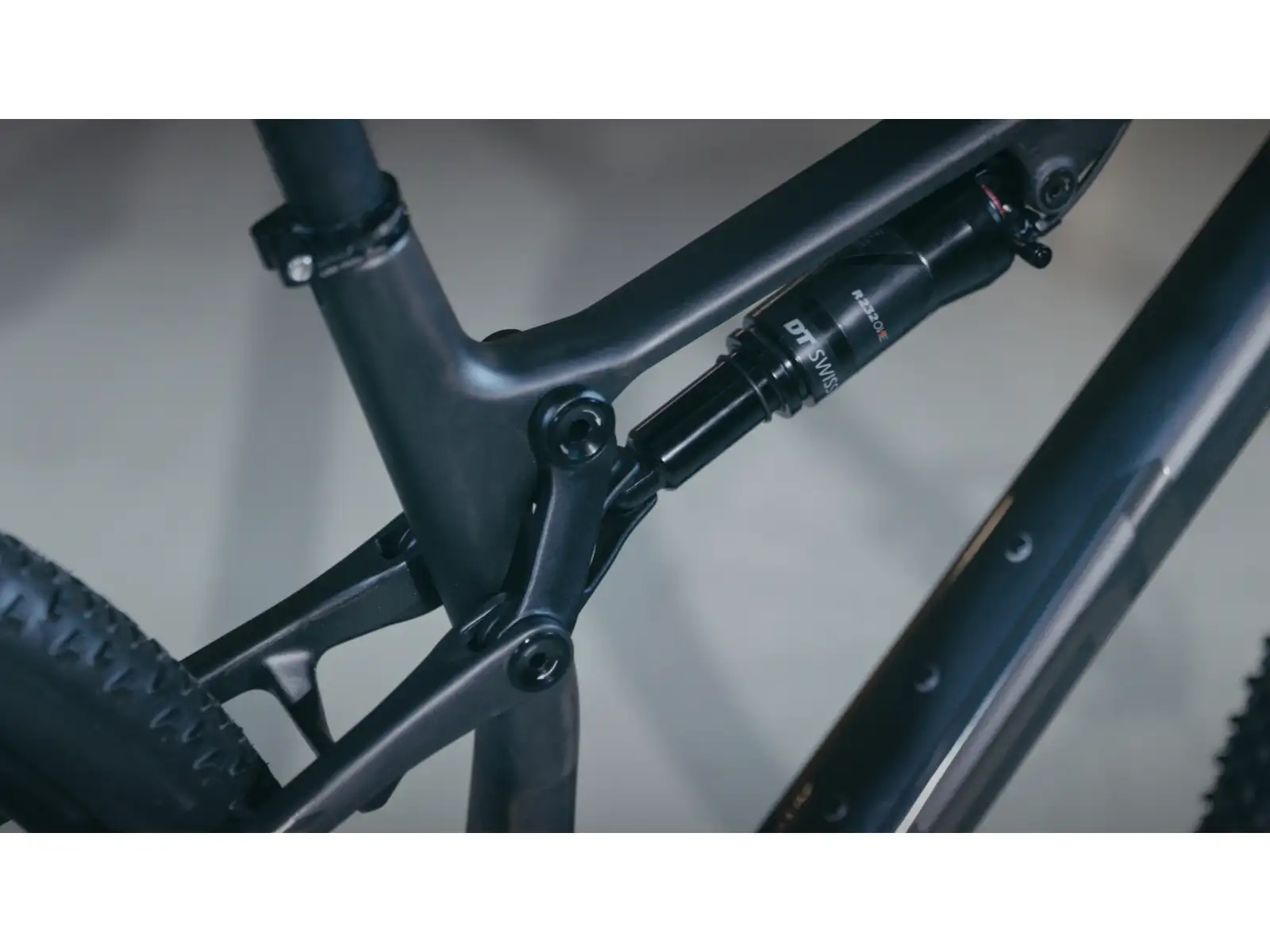 Superior XF 979 RC horské kolo Matte Carbon/Stealth Chrome