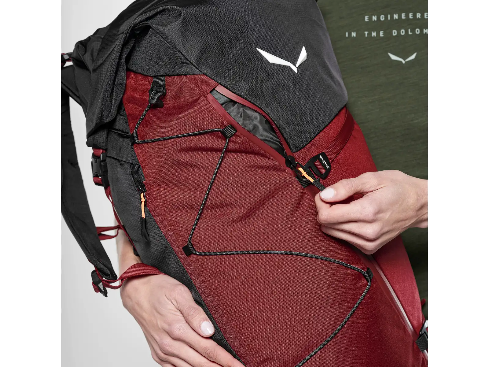 Salewa Puez dámský turistický batoh 40+5 l Syrah/Black Out