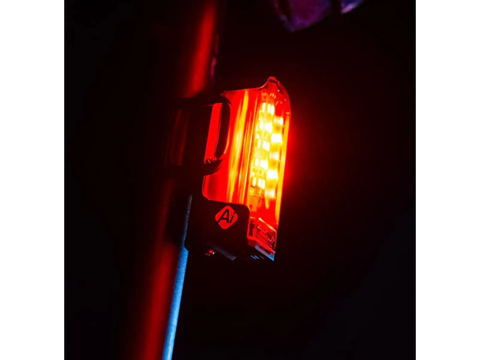 Lezyne Strip Pro Ai Allert 400+ zadní světlo