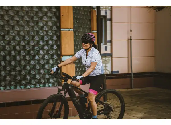 Force Stripe Lady dámské kraťasy s laclem a vložkou černá/růžová
