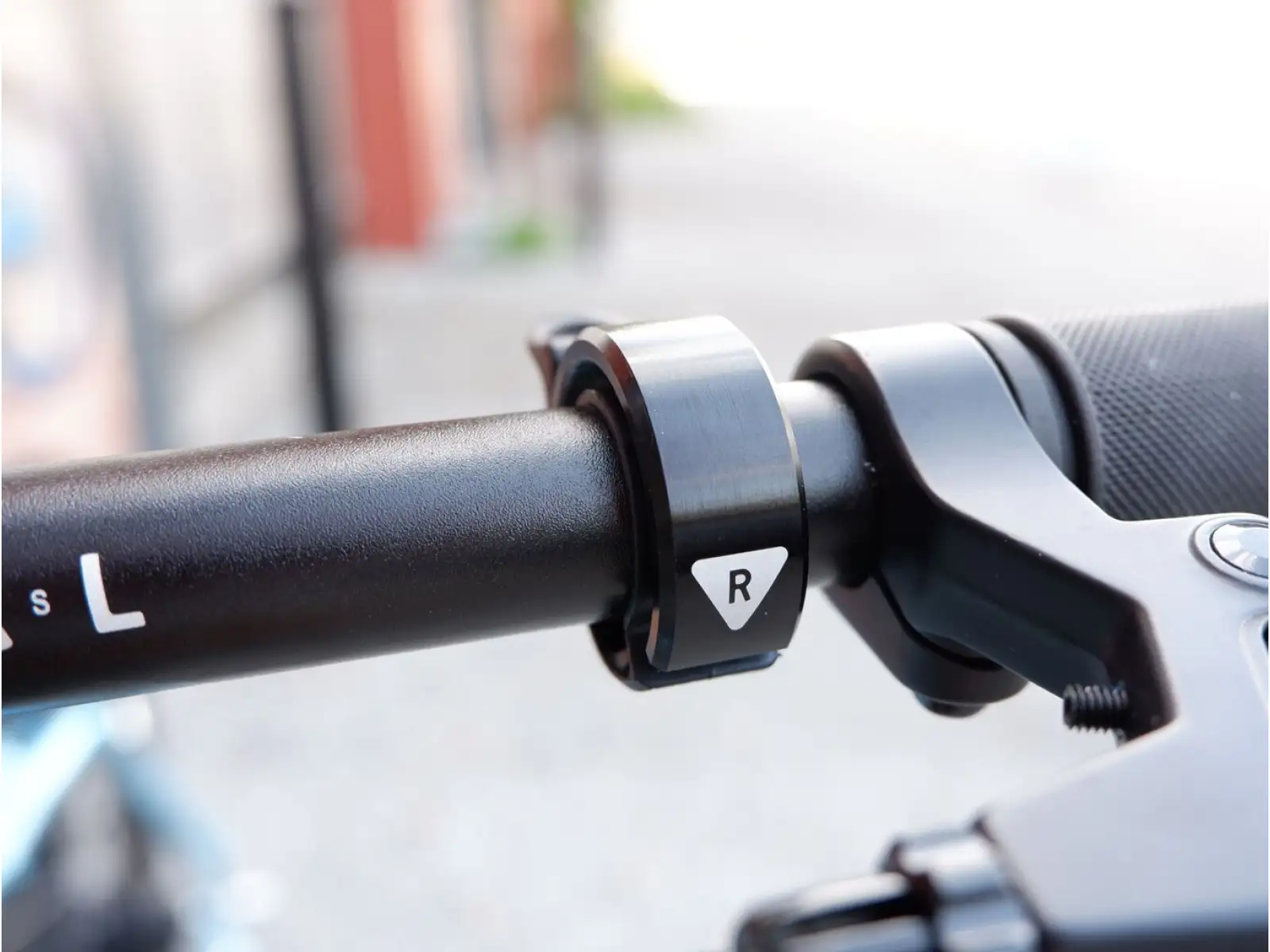 Rascal Knog Oi Bell Classic Small zvonek Black