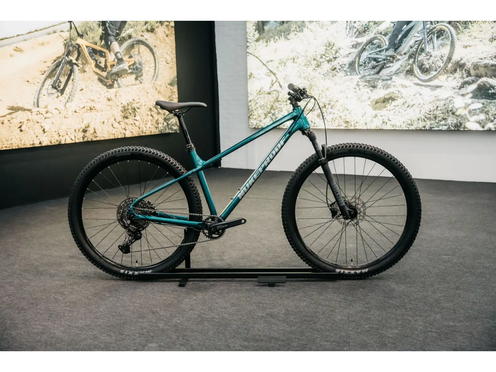 Nukeproof Tracker Pro 275 Cues 1x11 horské kolo Petrol Green/Chrome