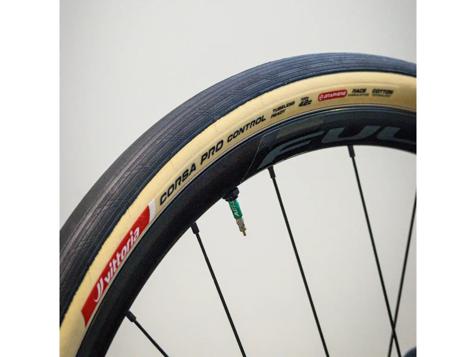 Vittoria Corsa Pro Control TLR Cotton G2.0 42-622 silniční plášť kevlar tan-blk-blk