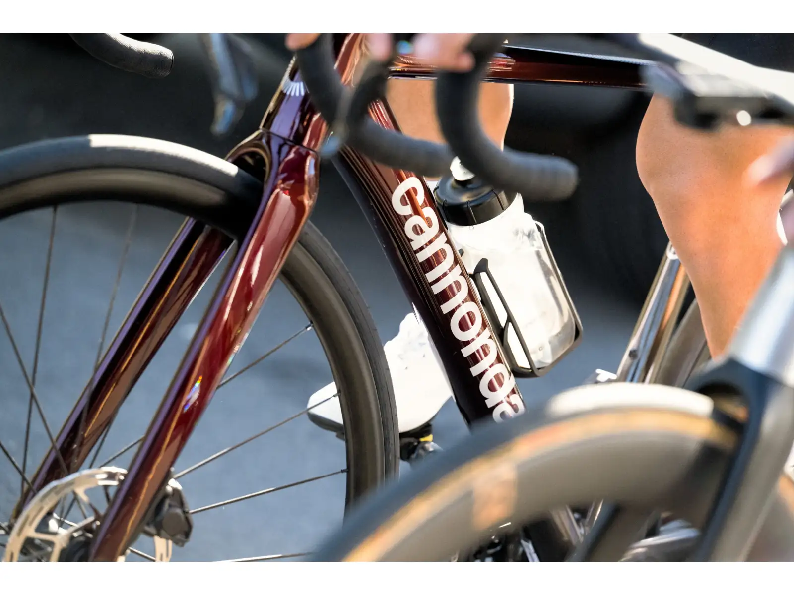 Cannondale CAAD 14 2 silniční kolo Cherry Lacquer (CHL)